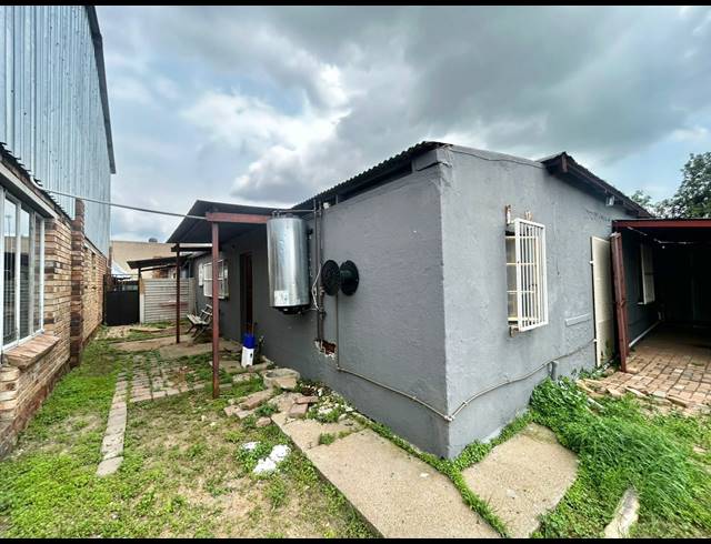 M² BUSINESS CENTRE FOR SALE IN ANNADALE